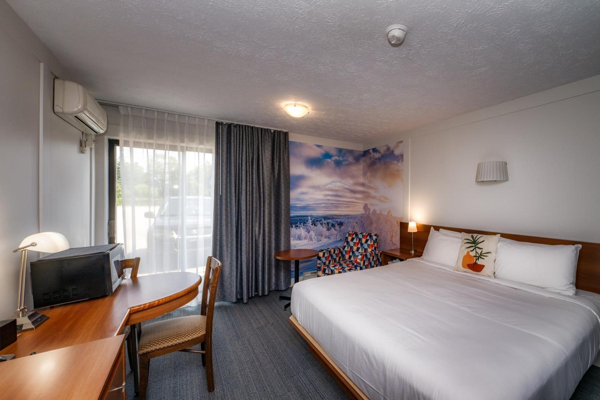 Clarion Pointe La Malbaie Hotel Exterior foto
