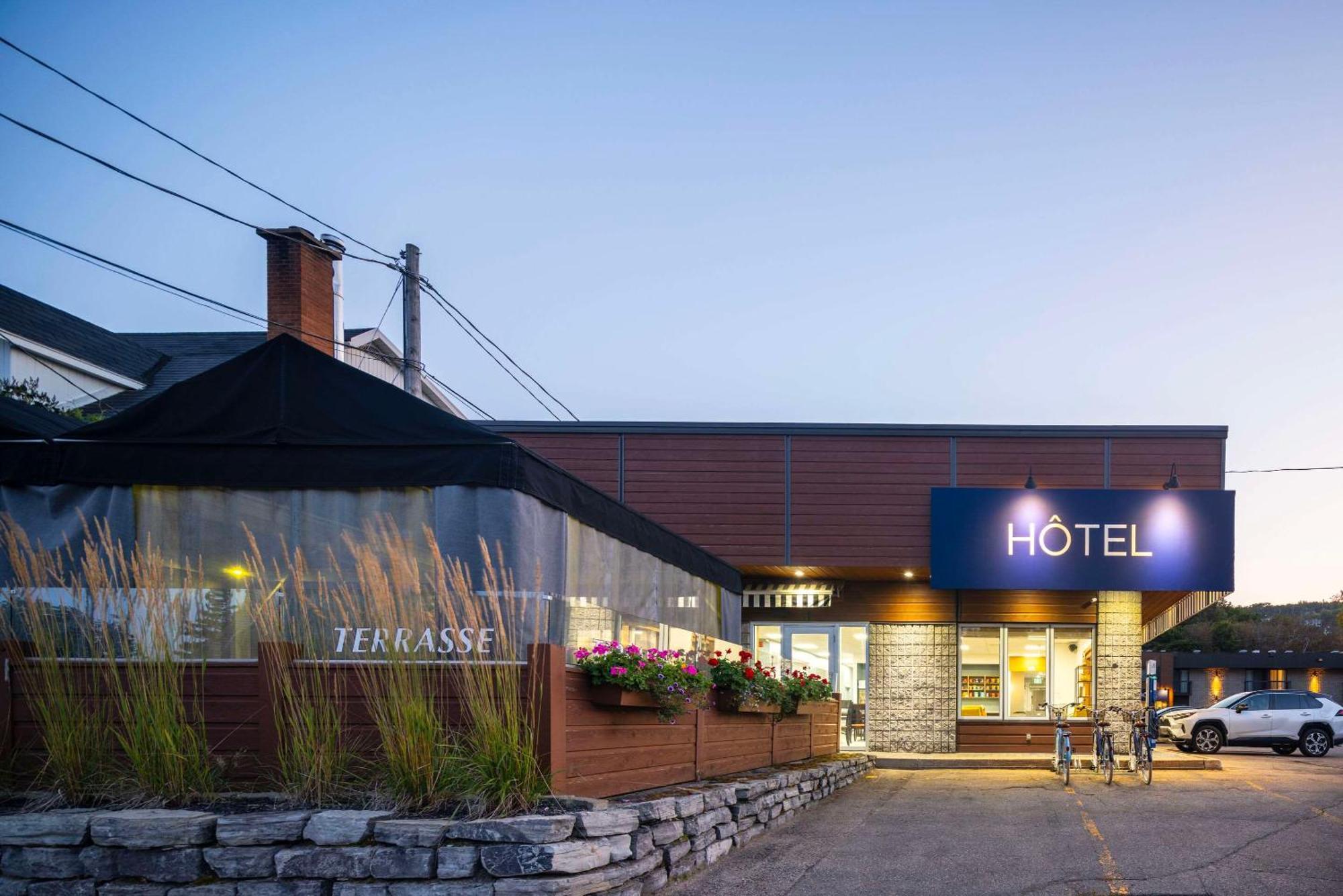 Clarion Pointe La Malbaie Hotel Exterior foto