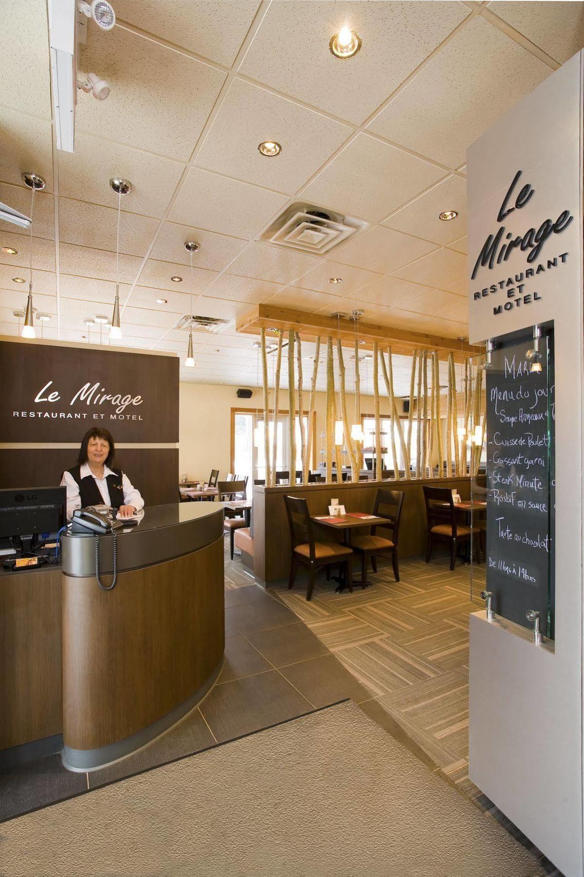 Clarion Pointe La Malbaie Hotel Exterior foto